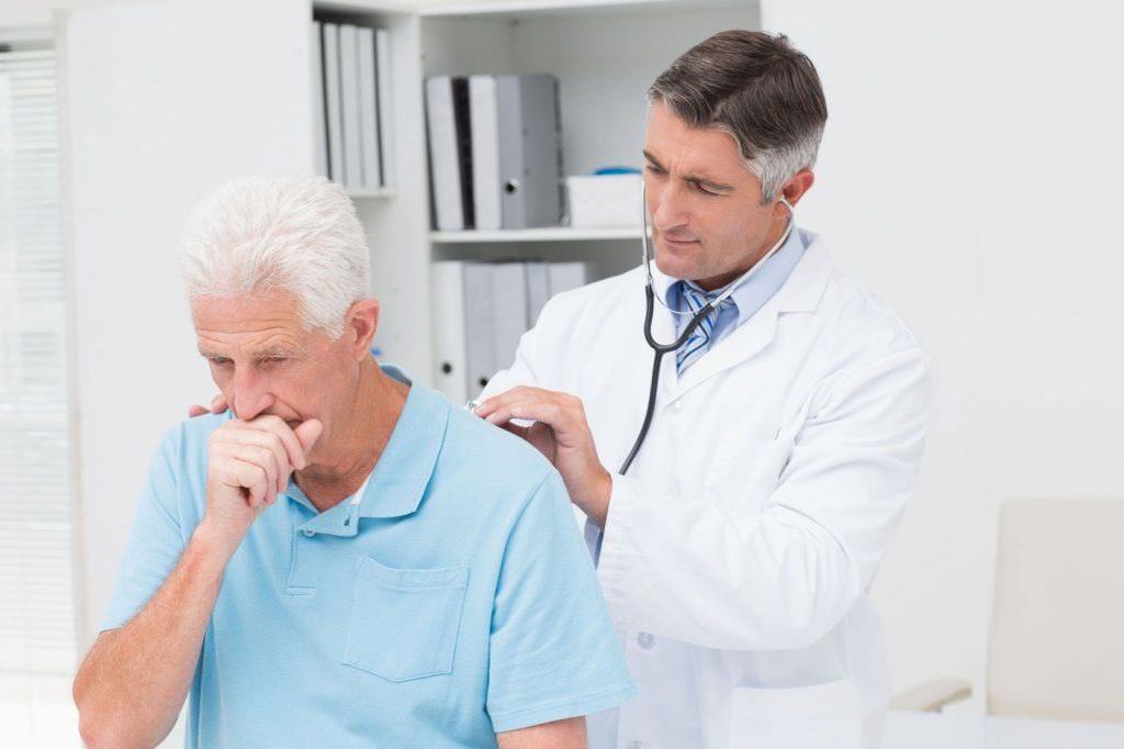 Лечить кашель нужно после консультации с врачом