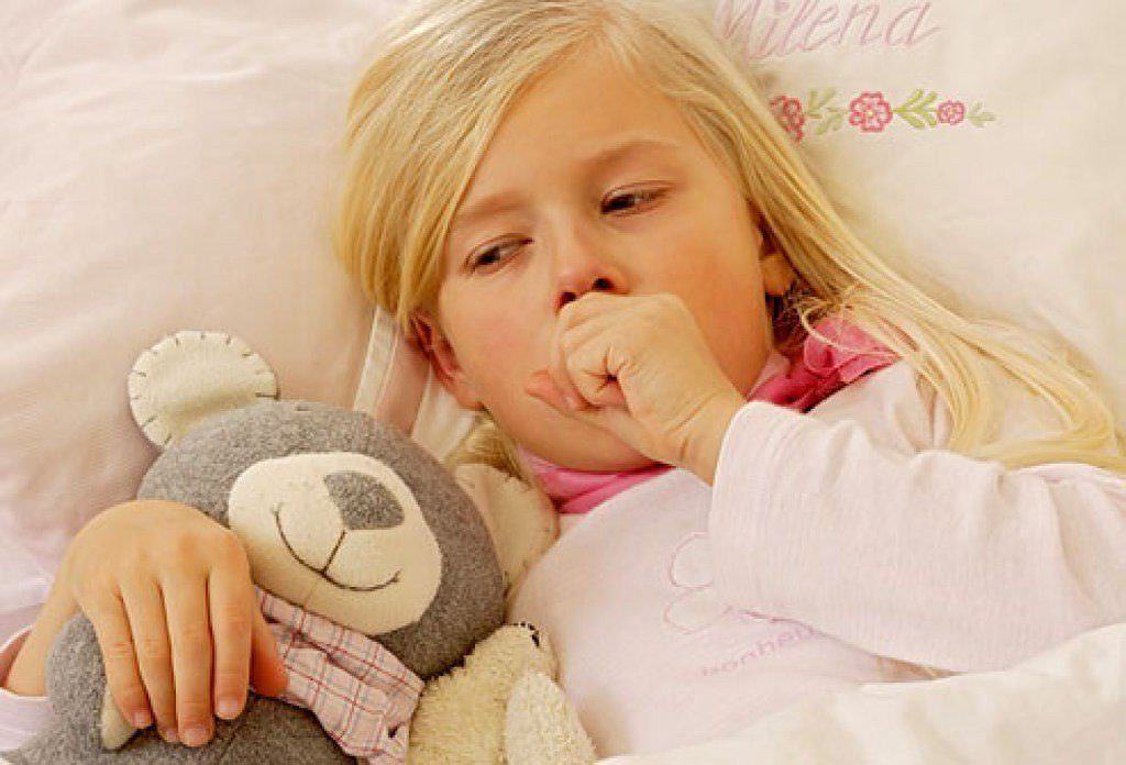 Сухой кашель у ребенка может быть вызван различными причинами