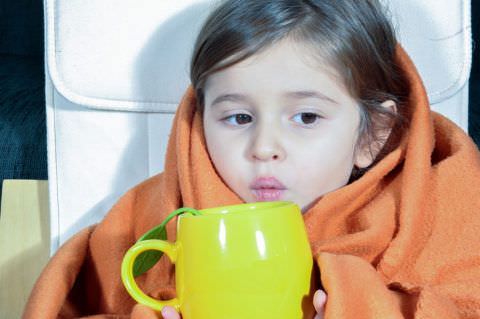 В период болезни обеспечьте ребенку полноценное питье
