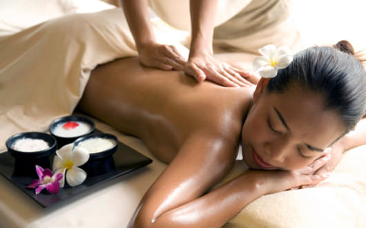 Аюрведический массаж: техника, используемые масла