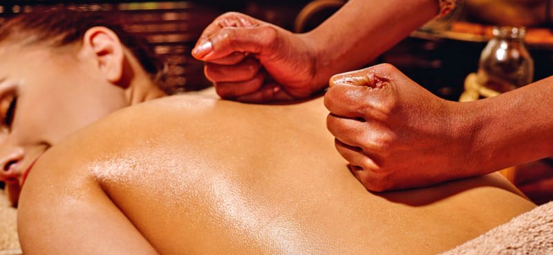 Аюрведический массаж: техника, используемые масла