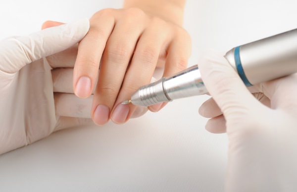 Аппаратный маникюр. видео, обучение для начинающих, как правильно делать пошагово для начинающих, фрезы, насадки, наборы, машинки. виды с описанием, фото