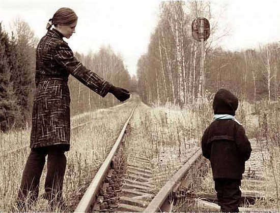 Аутизм у детей: признаки, лечение, причины, помощь родителям