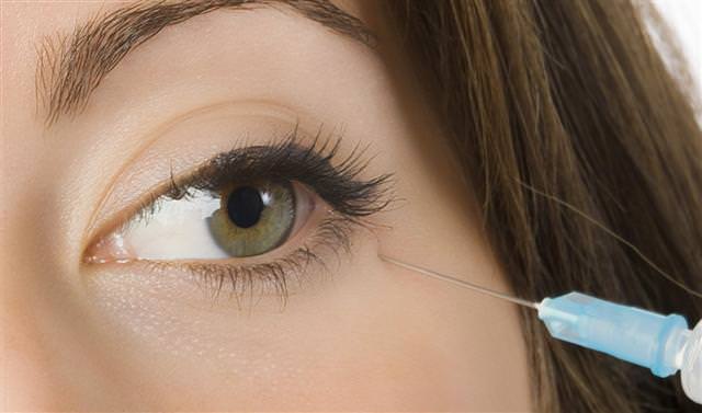 Блефароспазм глаз, причины, симптомы и лечение