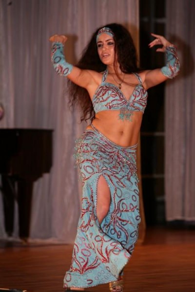 Быть стройной и красивой с помощью танца живота