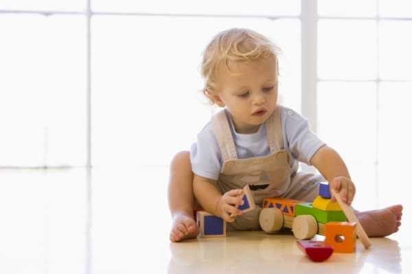 Что подарить ребенку на 1 год: обзор лучших вариантов подарков от детского психолога