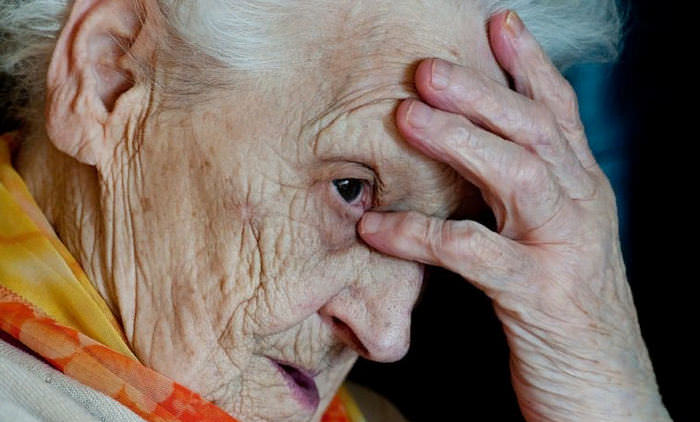 Деменция &mdash; что это такое, симптомы и признаки, лечение, стадии, прогноз