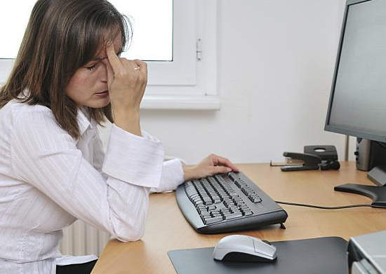 Дергается глаз &mdash; причины, что делать с нервным тиком (миокимией)