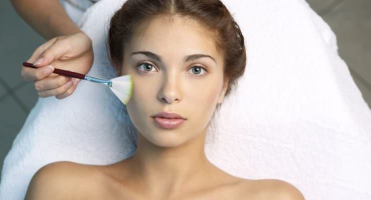 Для чего нужно делать маски для лица?