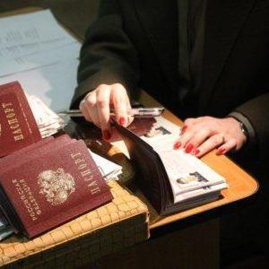 Если есть задолженность по квартплате можно ли прописаться