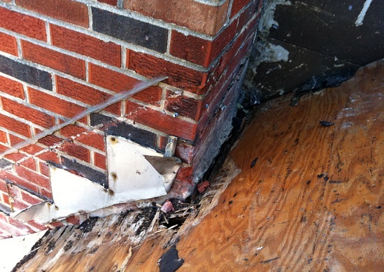 Если потекла крыша в многоквартирном доме что делать