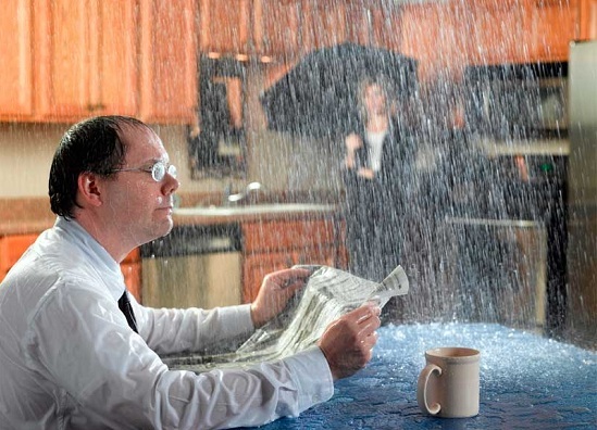 Если потекла крыша в многоквартирном доме что делать