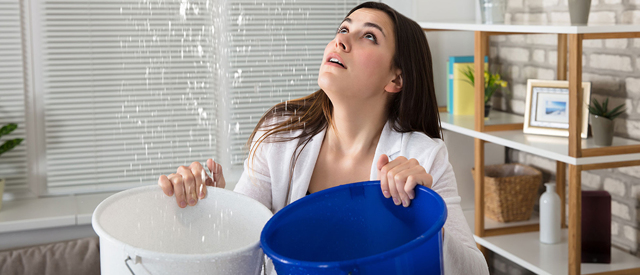 Если протекает крыша в многоквартирном доме куда жаловаться