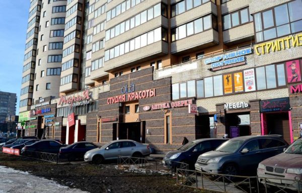 Если в многоквартирном доме есть магазин