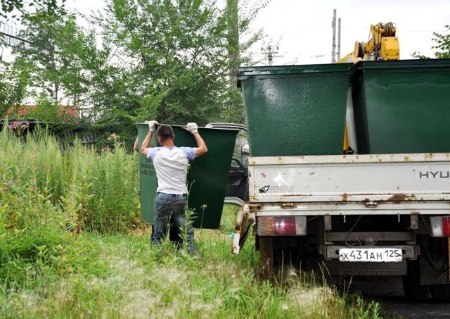 Где должны стоять мусорные контейнеры в многоквартирном доме