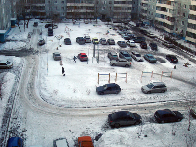 Где можно парковать автомобиль во дворе многоквартирного дома