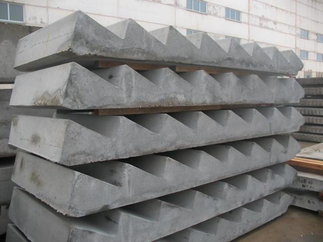 Из чего делают лестницы в многоквартирных домах