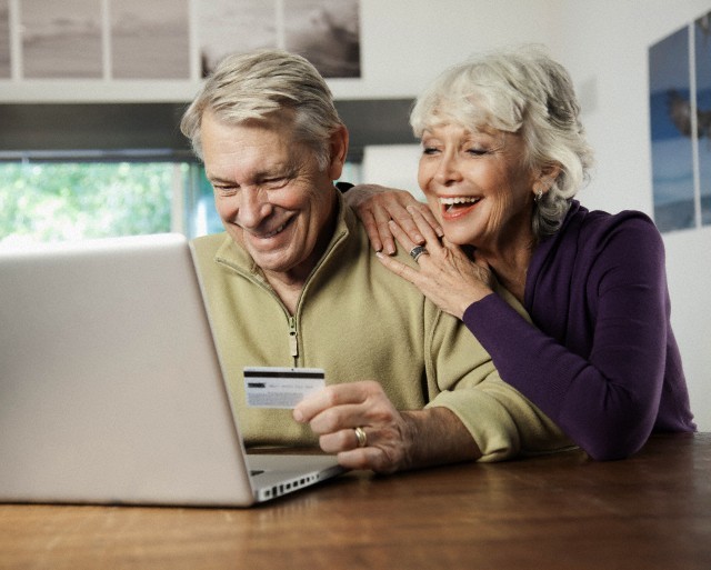 Как не выходя из дома оплатить коммунальные услуги