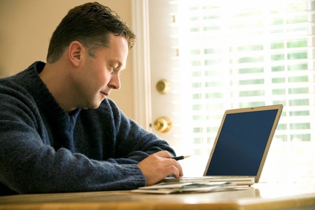 Как не выходя из дома оплатить коммунальные услуги