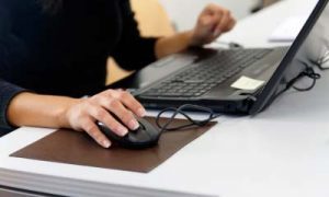 Как пожаловаться на управляющую компанию через интернет