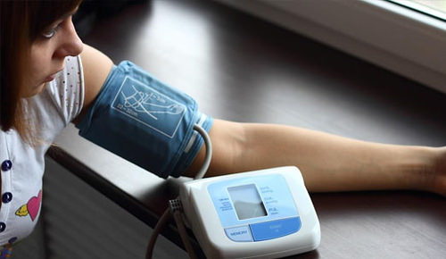Как правильно измерить давление электронным тонометром