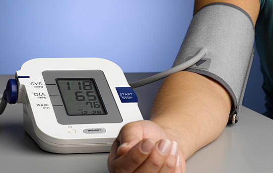Как правильно измерить давление электронным тонометром