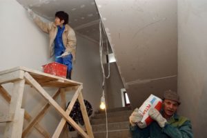 Как ремонтировать подъезд в многоквартирном доме