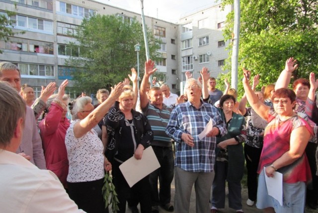 Как сменить управляющую компанию в многоквартирном доме без собрания