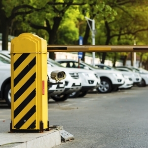 Как во дворе установить шлагбаум во дворе многоквартирного дома в