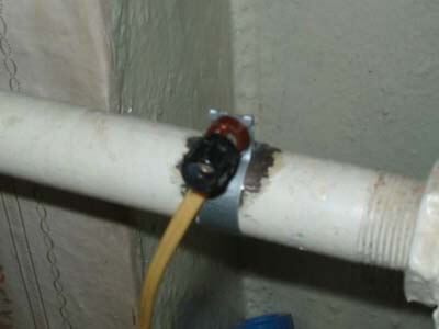 Как воруют электроэнергию в многоквартирном доме соседи