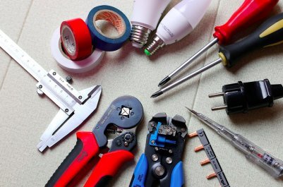 Как воруют электроэнергию в многоквартирном доме соседи